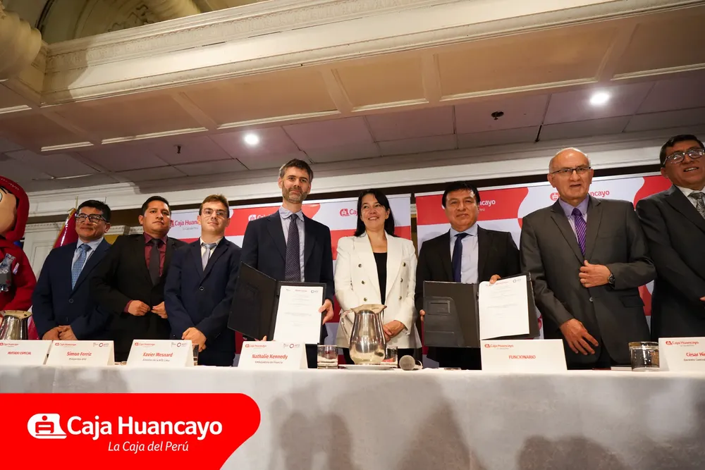 Alianza Caja Huancayo y AFD en Perú