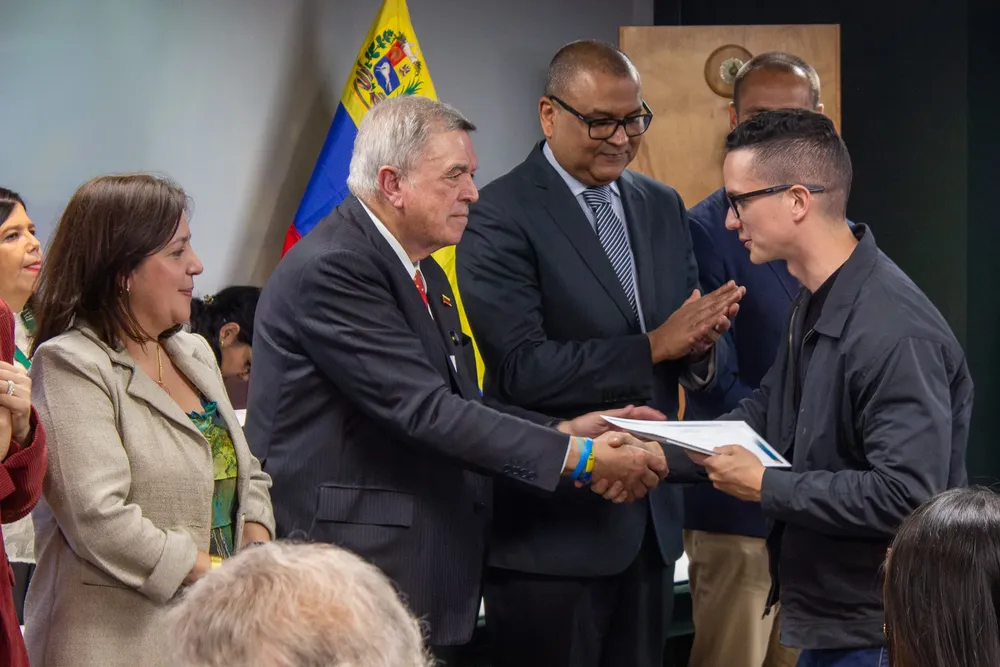 Entrega certificados I Diplomado Finanzas Sostenibles