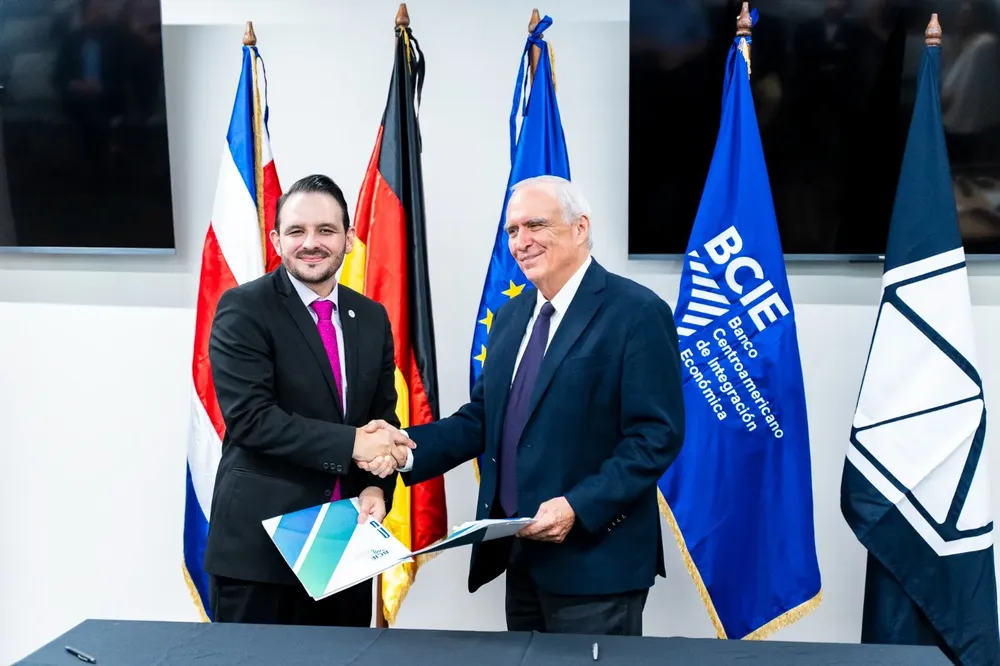 Convenio-BCIE-e-INCAE-apoyo-mypimes-de-mujeres-en-Centroamérica