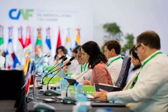 CAF nuevo Instrumento México