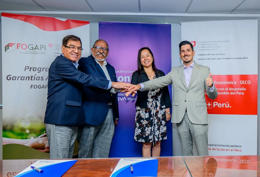 Acuerdo Financiera Confianza y FOGAPI Perú