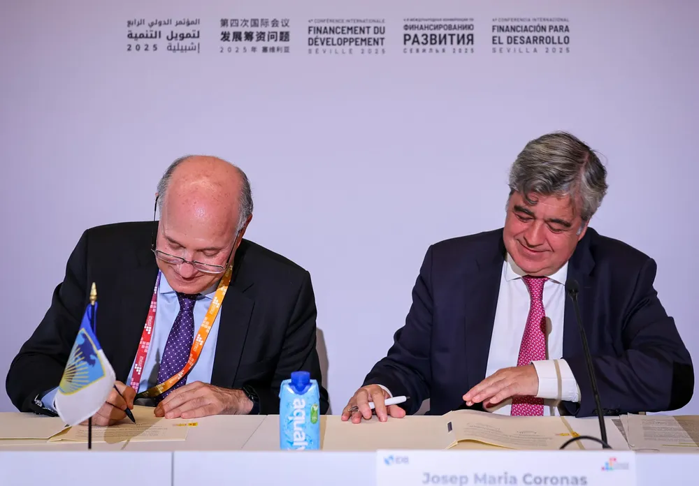 Acuerdo BID y Fundación la Caixa - economía plateada en América Latina