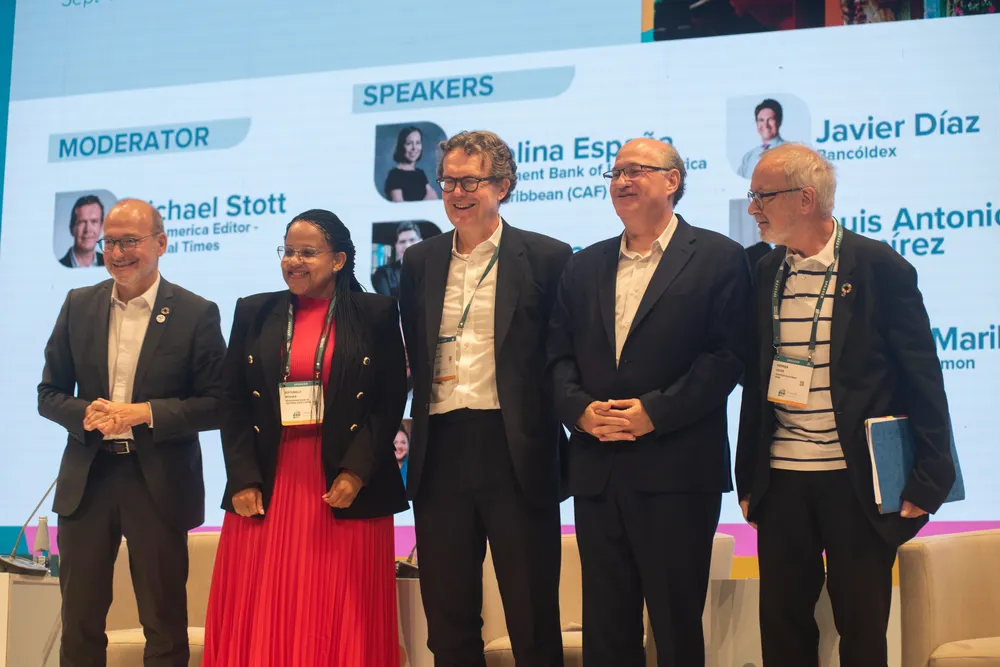 BID-cumbre-de-bancos-de-desarrollo